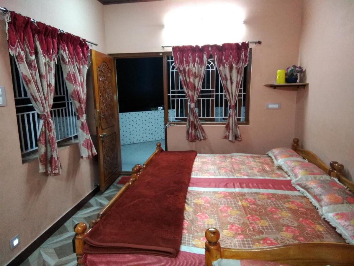 Maniis Homestay Vālpārai Exterior foto